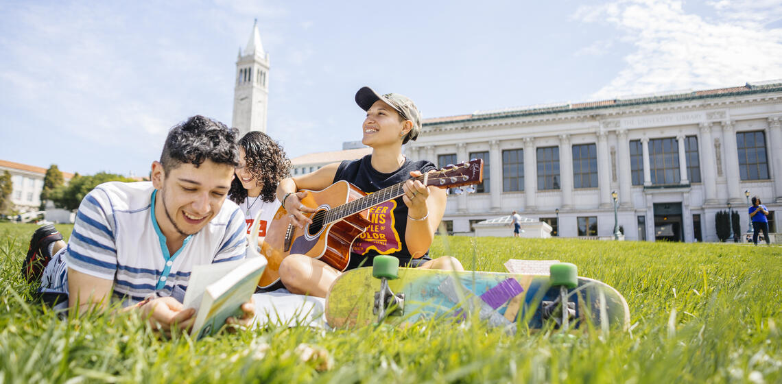 Students lounging on Memorial Glade on the Berkeley campus